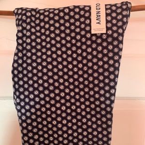 Old navy maternity pixie pants size 2